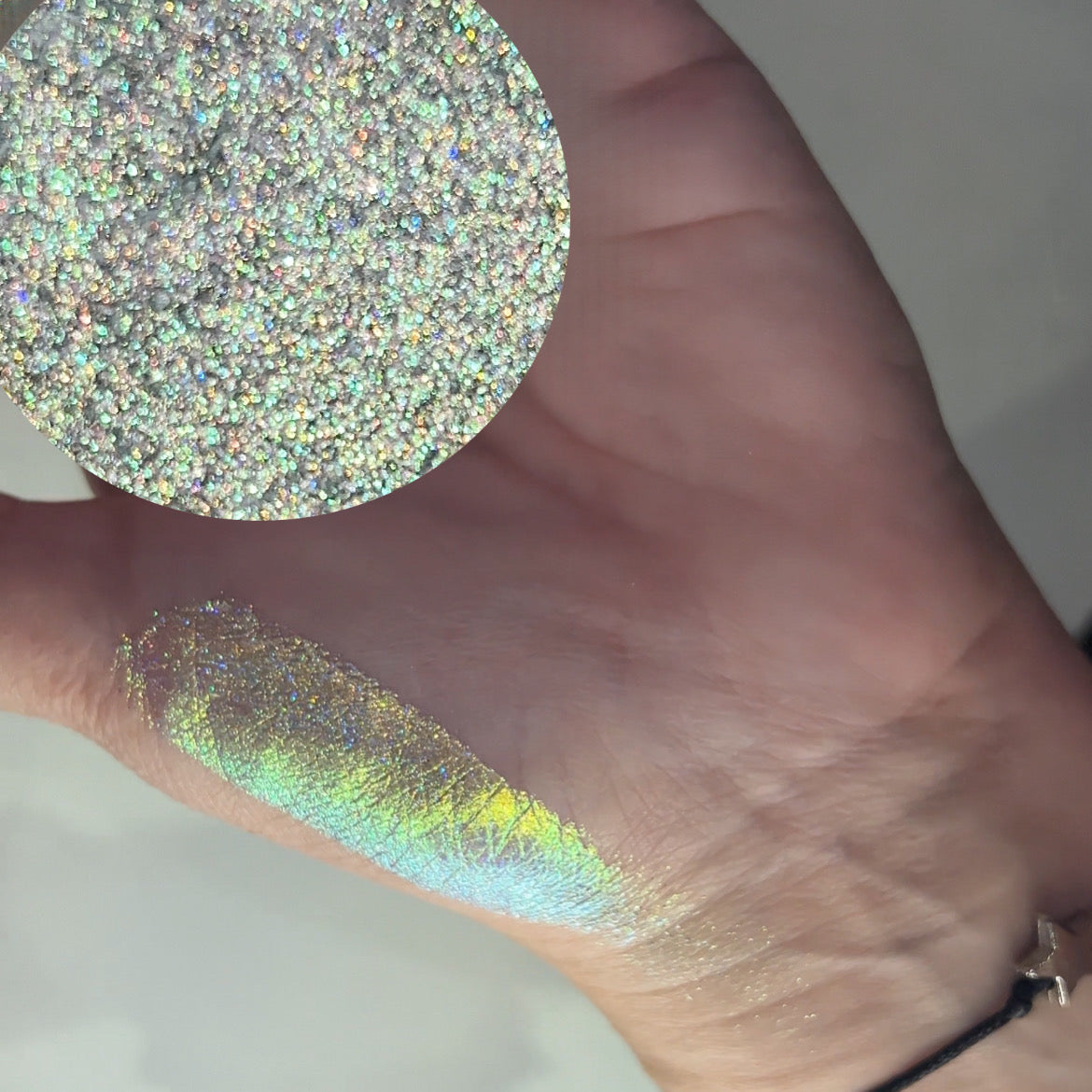 Minted Sparkling Holochrome Loose Eyeshadow 0.5g