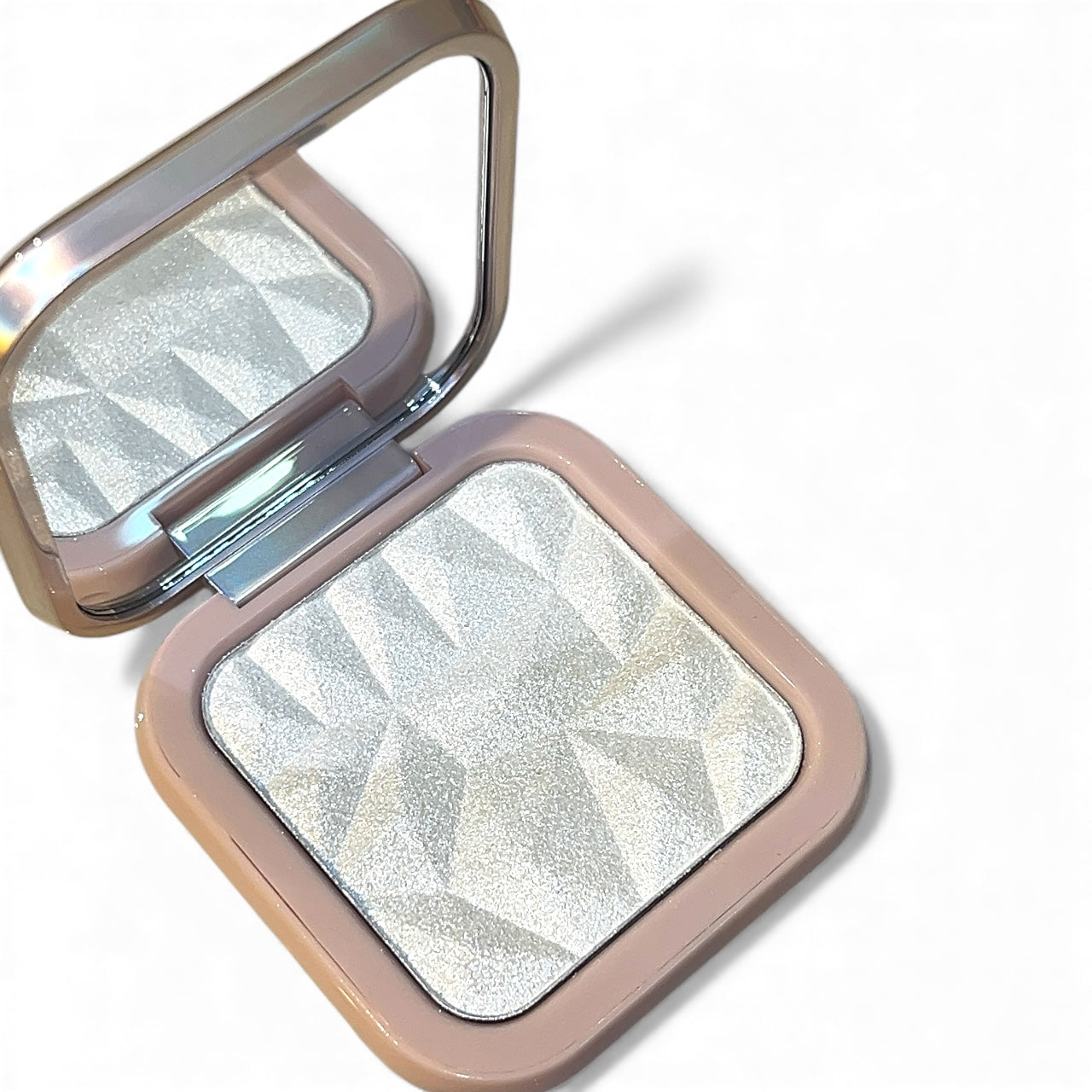 Glistening Snow Magical Glow Highlighter